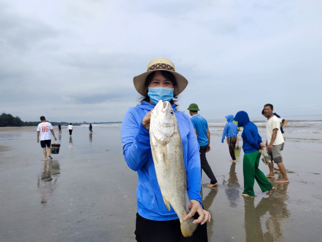 aquaman vietnam, aquathlon prize, quang ninh, swimming and running tournament, binh ngoc – wild features at the top of the country