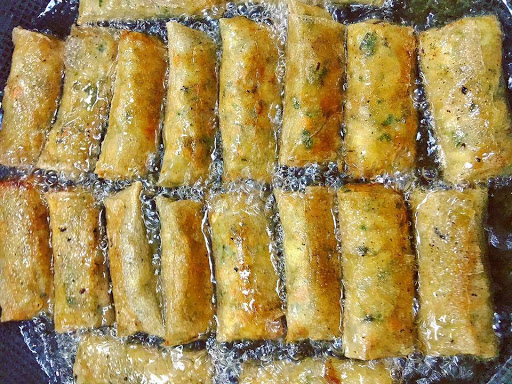 ha tinh ram cakes, ha tinh ram rolls, spring rolls, ha tinh ram rolls with a crispy crust, and unique fillings entangle people’s hearts