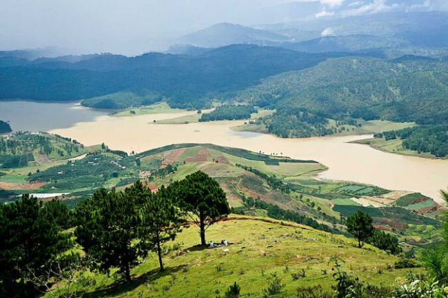 cao nguyên lang biang, tà năng phan dũng, hòn đảo robinson, quần đảo hải tặc, vườn quốc gia tràm chim, top 10 địa điểm phượt nổi tiếng đẹp nhất miền nam khiến bạn đi một lần nhớ mãi