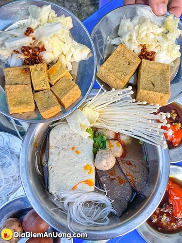 LẨU ĐẬU HỦ THÚI - biến tấu thú vị độc nhất Sài Gòn, thách thức vị giác của tín đồ mê ăn