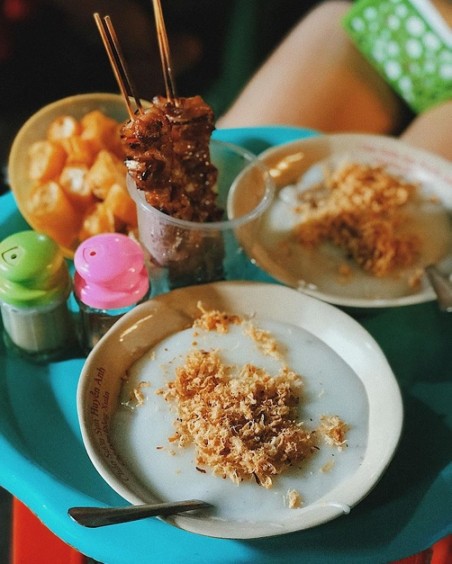 delicious restaurant, hanoi delicacies, hanoi noodle soup, hanoi rib porridge, night restaurant, list of famous and delicious hanoi night eateries should ‘pocket’