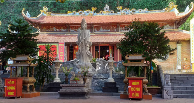 khám phá top 10 ngôi chùa quảng ninh linh thiêng kiến trúc đẹp