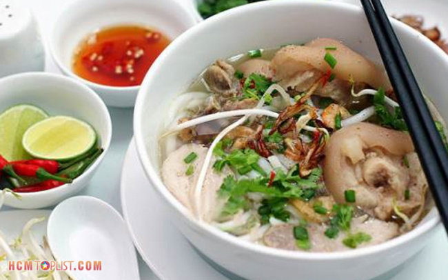 Top 15+ quán bánh canh giò heo ngon nhất Sài Gòn