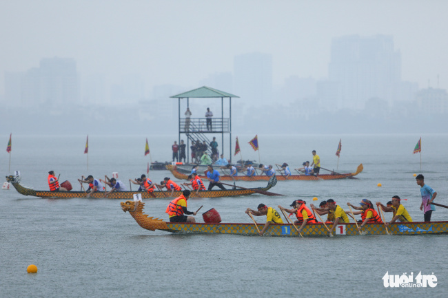 dragon boat race in west lake, dragon boat racing, dragon boats, hanoi, west lake, dragon boat race in west lake
