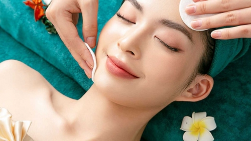 8 cách massage đơn giản giúp bạn giảm sụt mí mắt