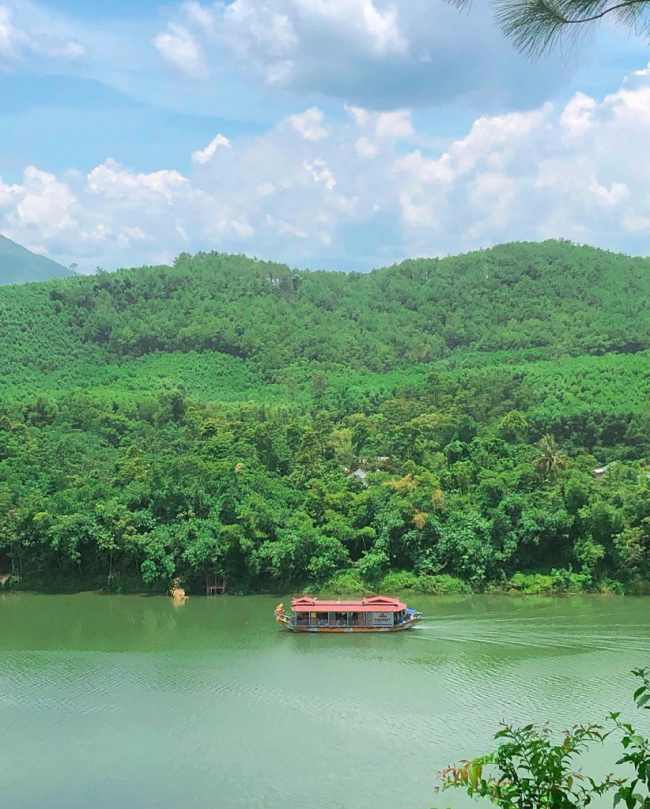 đồi vọng cảnh – địa điểm tuyệt đẹp để ngắm dòng sông hương thơ mộng