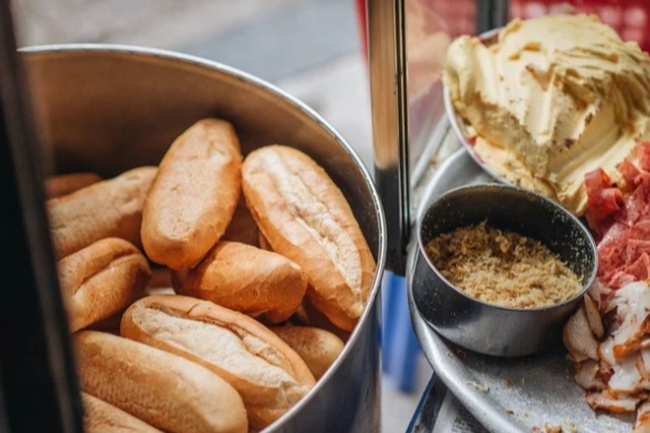 bread, food, taste, vietnamese cuisine, looking back at the memorable “reaching out to the world” milestones of vietnamese bread