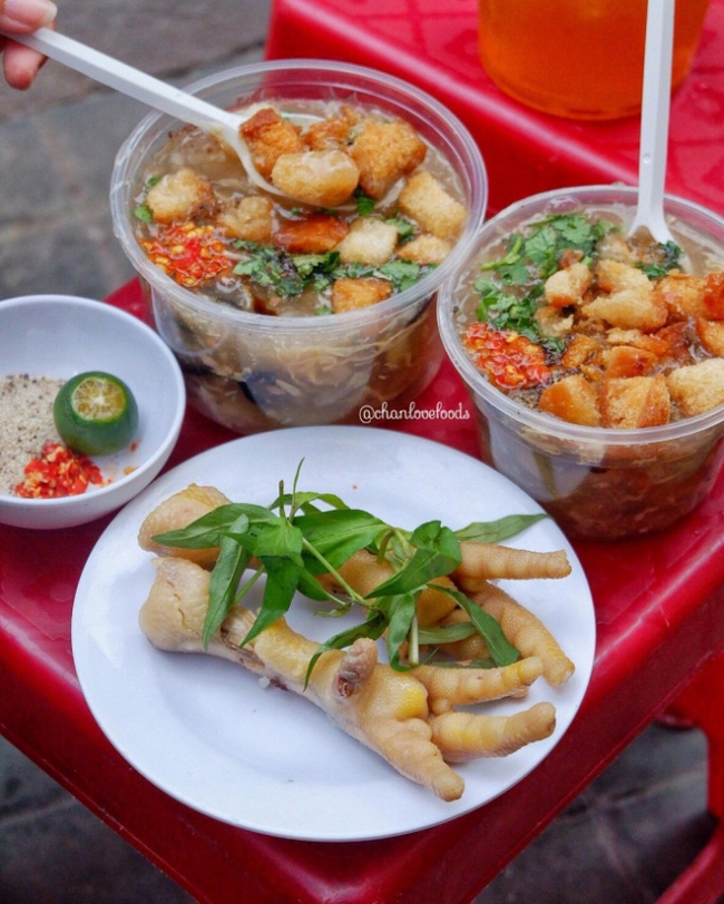 food, phan xich long dining area, selling food, shallot soup, specialty, what dishes are worth trying at the famous phan xich long food court in ho chi minh city?
