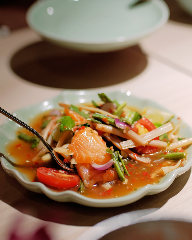 crayfish soup, hanoi, poached eggs with tamarind sauce, salmon salad with lotus root, thai cuisine, thai delicacies, thai restaurant in hanoi, thai delicacies at som tum thai restaurant in hanoi