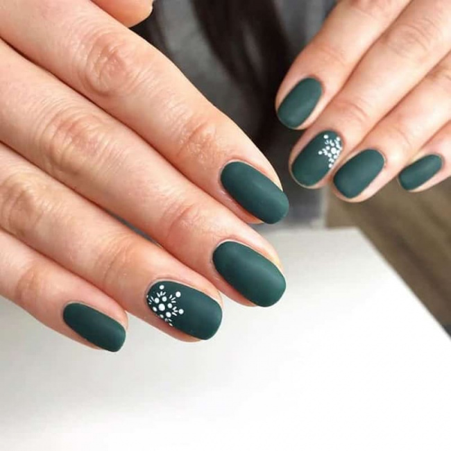 nail đẹp, 12 mẫu nail màu xanh lá cây tuyệt vời không nên bỏ qua