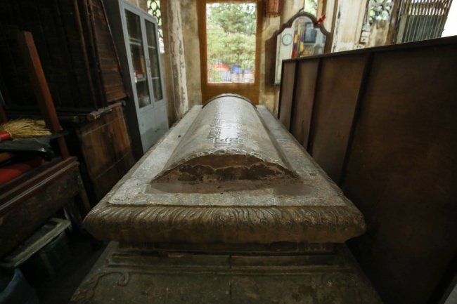 tomb of hoang cao khai, traveling hanoi, 100-year-old stone mausoleum in the middle of hanoi