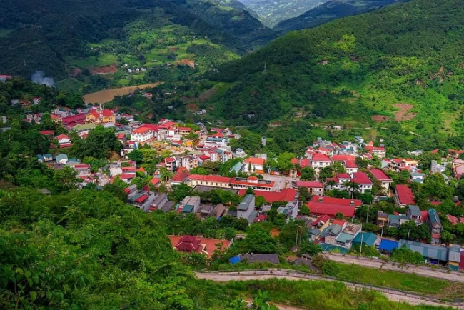 coc pai town, ha giang travel experience, tourist places in ha giang, xin man, visit coc pai town, see a very large and immense ha giang