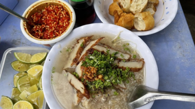 autumn, cuisine, delicious food, phú quốc, porridge, specialties, a bowl of hot porridge in the middle of the afternoon in phu quoc, why is it so reasonable in the rain