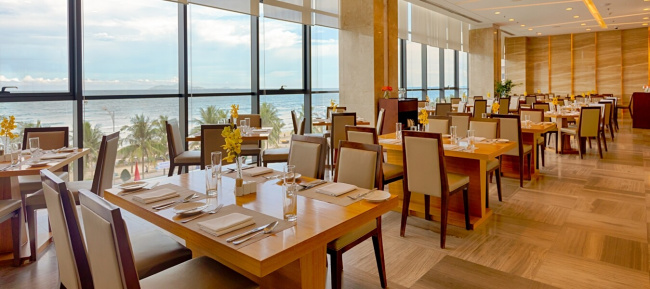 , review về grand tourane - khách sạn 5 sao ở ven biển đà nẵng