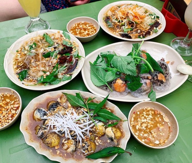 dong xuan market, food market, hanoi cuisine, discover 5 hanoi food markets with many delicious and cheap dishes