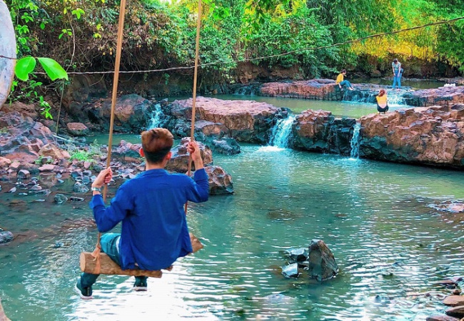 attractions in binh phuoc, beautiful waterfall, turtle waterfall, loc ninh turtle waterfall – an attractive entertainment and entertainment place for young people in binh phuoc