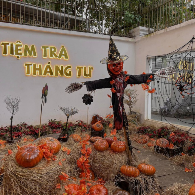 cafe, halloween decoration, space to drink, 5 cafes with spectacular halloween decorations from space to drinks in ho chi minh city