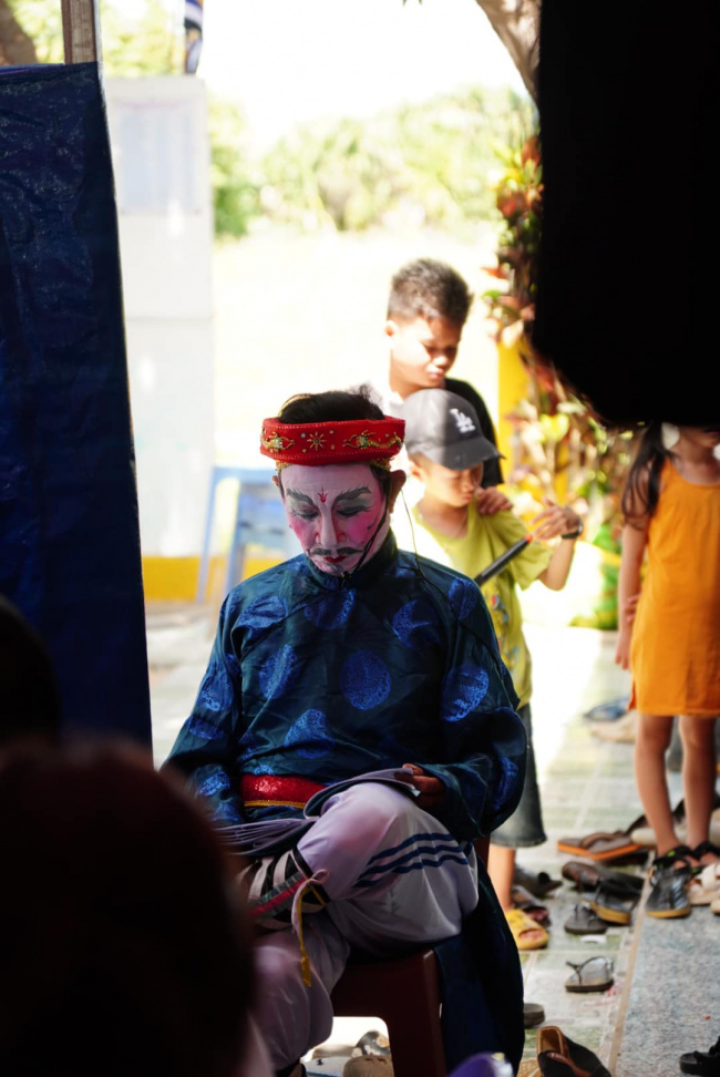 lễ hội hát bội trên đảo phú quý của ngư dân đánh cá