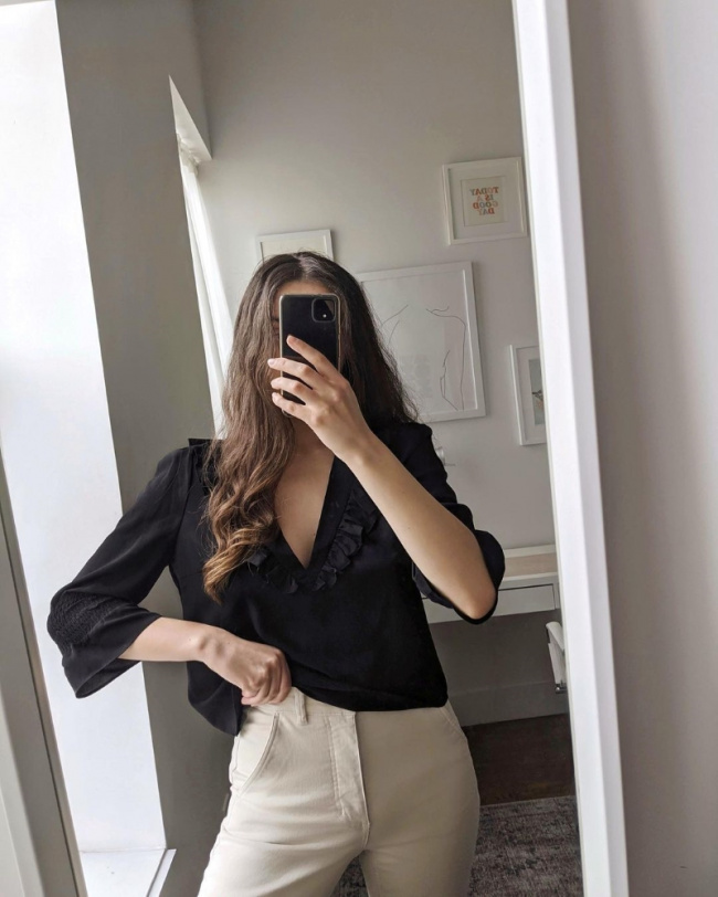 french connection gợi ý những kiểu áo “must have” cho cô nàng công sở