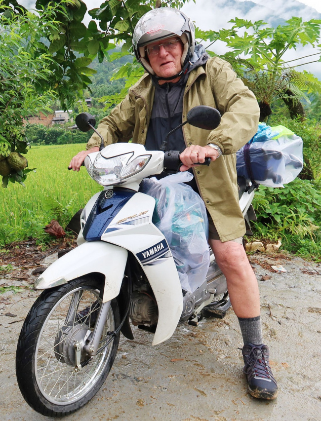 go cong, northwest trip, phở, report, road 37, ta xua, 80-year-old tourist travels to the northwest with a motorcycle