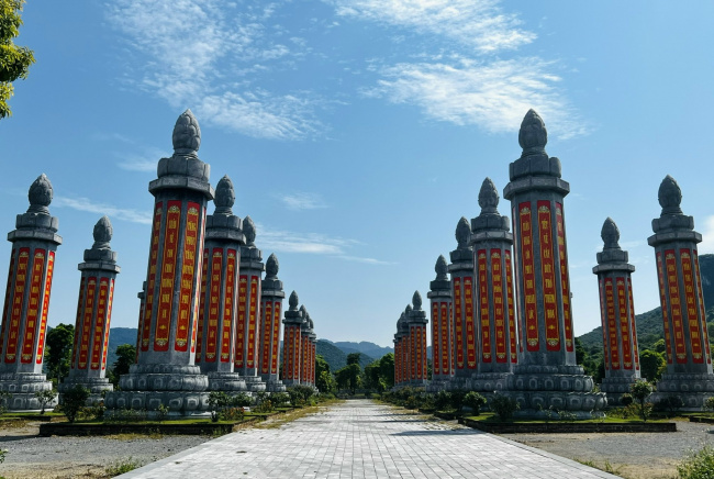god&039;s altar, ha nam, heaven, jade pagoda, pagoda, seven stars, tam chuc pagoda, tam chuc village, tam the palace, that tinh mountain, three star temple, have you been to the world’s largest temple in ha nam?