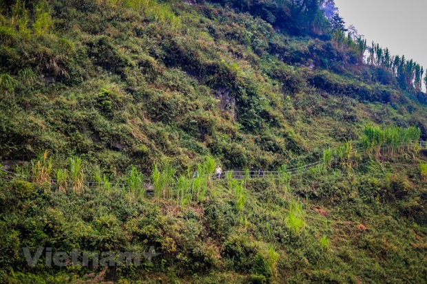 the road to conquer ha giang, the road to conquer ha giang god cliff on ma pi leng pass