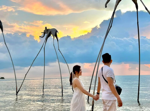 happy couple, honeymoon, married life, weather conditions, wedding, the ideal honeymoon locations in the country for newlyweds