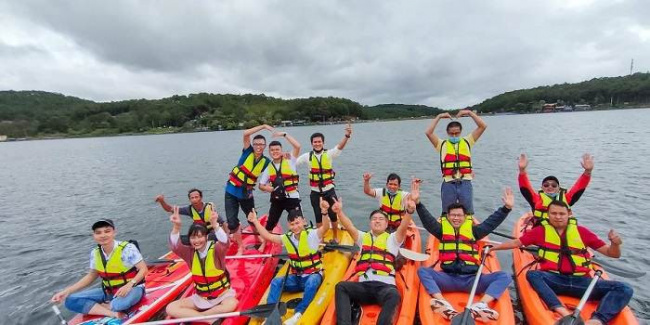 chèo thuyền kayak/sup tại hồ tuyền lâm – trải nghiệm du lịch thú vị nhất tại đà lạt