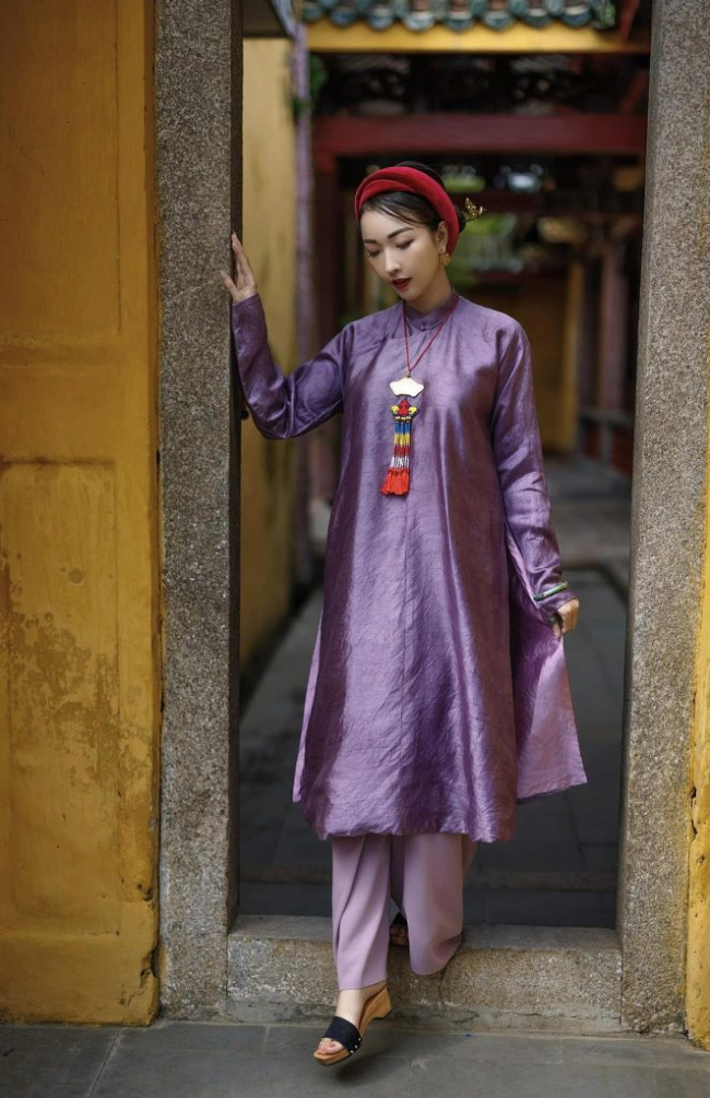 hot travel blogger trang nhung bui ghi điểm tuyệt đối với bộ ảnh áo dài ở phố cổ hội an