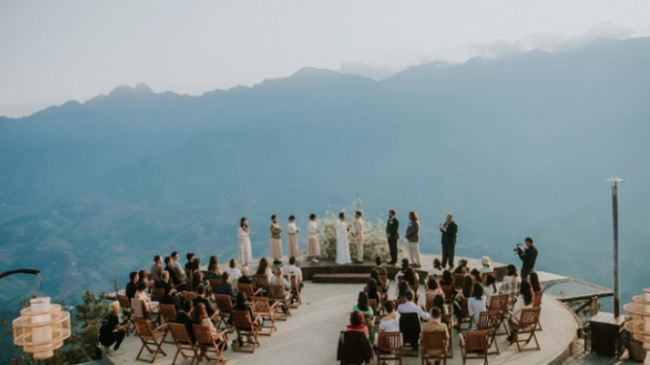 resort, sea level, shed tears, wedding party, wedding at 1600m above sea level splendid and elegant in the sunset in sapa
