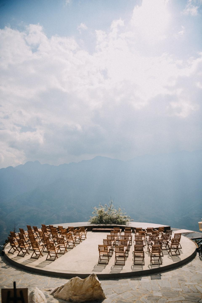 resort, sea level, shed tears, wedding party, wedding at 1600m above sea level splendid and elegant in the sunset in sapa