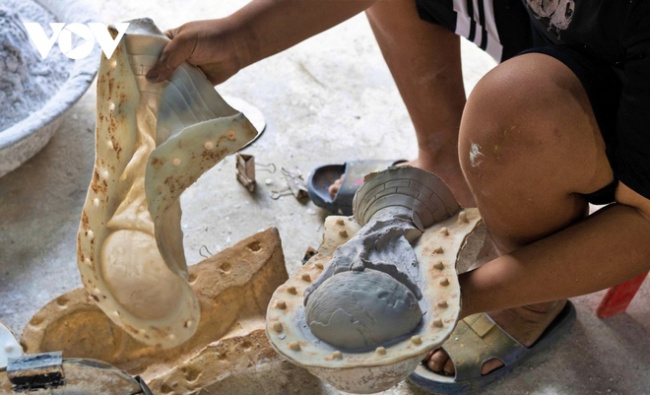 bowl, group stage, pottery, world cup, see firsthand the production of the “golden cup” world cup 2022 in bat trang pottery village