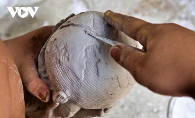 bowl, group stage, pottery, world cup, see firsthand the production of the “golden cup” world cup 2022 in bat trang pottery village