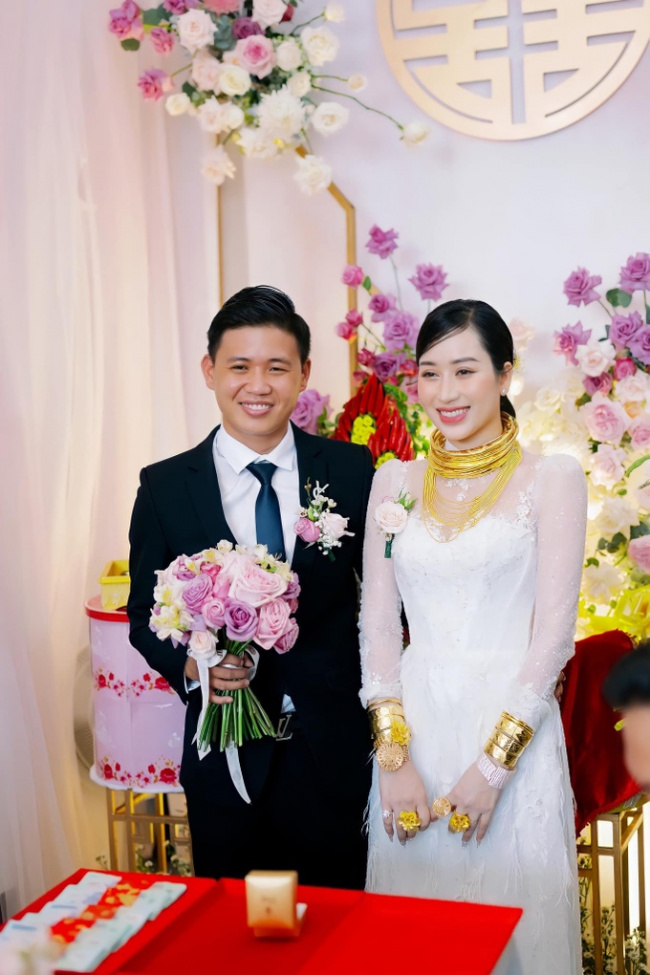 bride, flooded with gold, the wedding, yellow, the wedding “flooded with gold” and the couple’s 5-year love story in vinh long