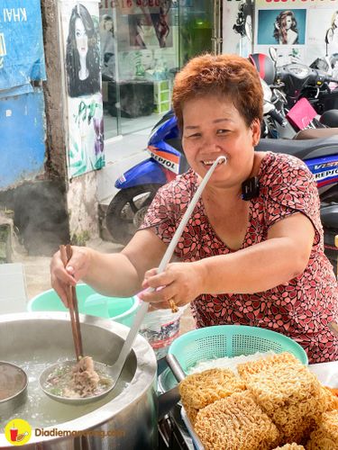 Khám phá quán BÚN NƯỚC CÔ DUNG siêu topping mà giá sinh viên tại Phú Nhuận