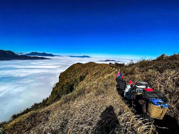 costs incurred, go trekking in lao than, hunting clouds, like this, rest time, safety assurance, specialties, go trekking in lao than – the most beautiful “cloud hunting coordinates” in the northwest with only 45 usd
