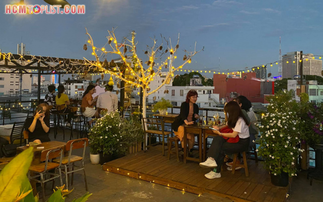 top 10+ quán cafe rooftop sài gòn thu hút giới trẻ nhất