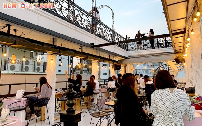 top 10+ quán cafe rooftop sài gòn thu hút giới trẻ nhất