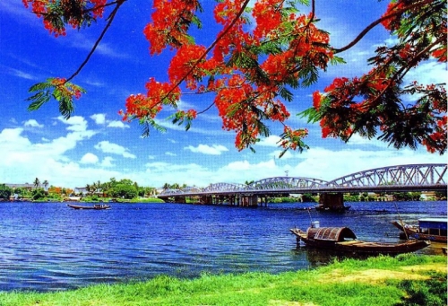 Top 5 Dàn ý phân tích vẻ đẹp của dòng sông Hương trong 