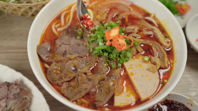 quán bún bò, bún bò huế, quán bún bò huế, quán bún bò ngon, bún bò thành phồ thủ đức, thành phố thủ đức, bún bò quận 2, bún bò quận 9, bún bò thủ đức, ăn bún bò quận 2, ăn bún bò thủ đức, ăn bún bò quận 9, bún bò cô ba quận 2, bún bò ông diệm, top 18 quán bún bò ngon ở thành phố thủ đức đáng để thưởng thức