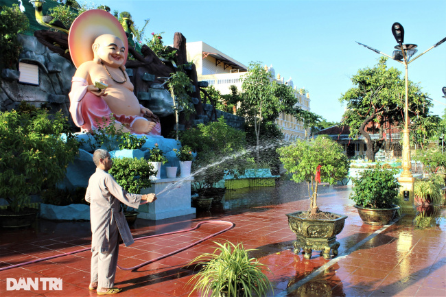 art architecture, buddha, chau thoi commune, giac hoa pagoda, mini scene, vinh loi district, the temple is more than 100 years old, has a beautiful scene like a “fairy place” in bac lieu