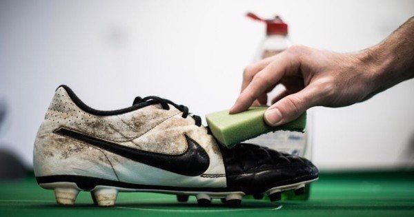 gợi ý cách bảo quản giày đá bóng và làm sạch đơn giản nhưng hiệu quả