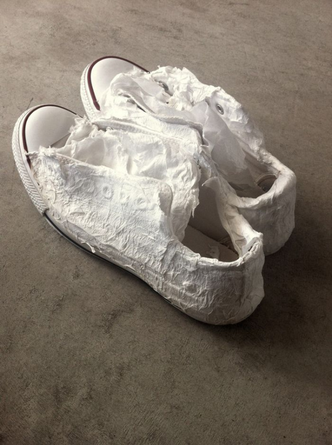 hướng dẫn cách giặt giày converse trắng không bị ố vàng