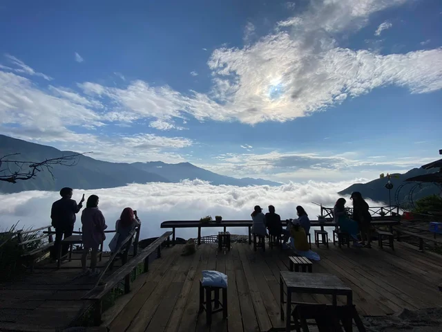 5 quán cà phê săn mây tuyệt đẹp tại tà xùa