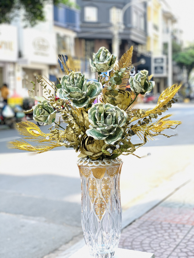 flowers, ho chi minh city, the flowers made from this $2, strangely, the flowers do not wilt all year, customers spend tens of millions to buy them for the tet display