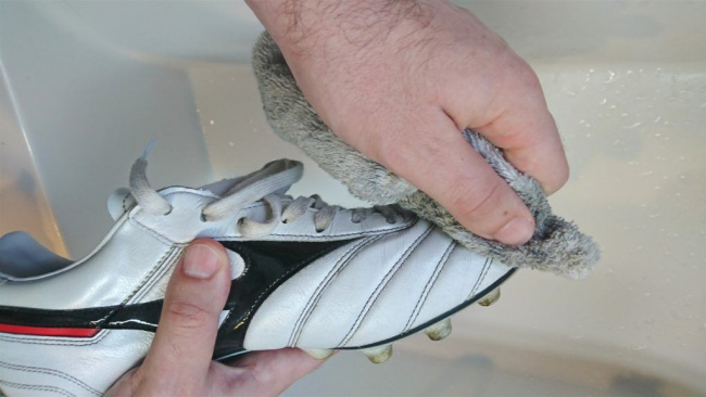 cách bảo quản giày đá bóng bền lâu hơn đến 6 năm!