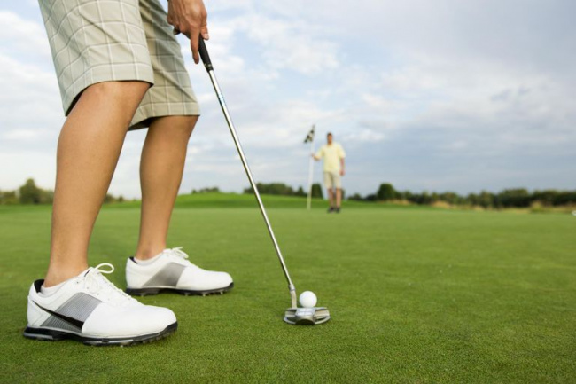 cách chọn giày chơi golf tốt mà bạn nên biết