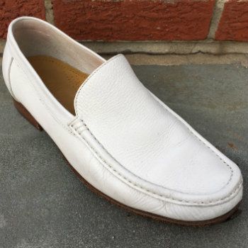 cách làm sạch giày trắng: hướng dẫn từng bước