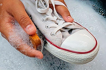 5 cách làm sạch giày Converse tiện lợi tại nhà