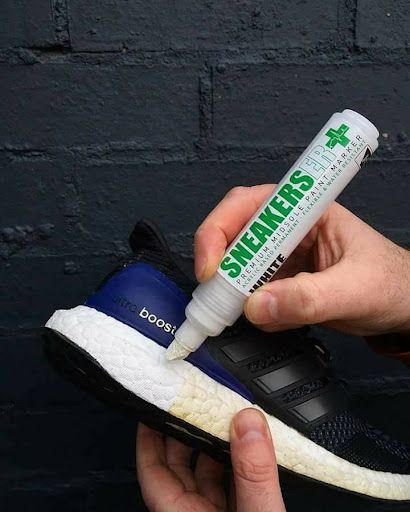 cách tẩy ố giày hiệu quả tại nhà cho đế giày adidas ultra boost